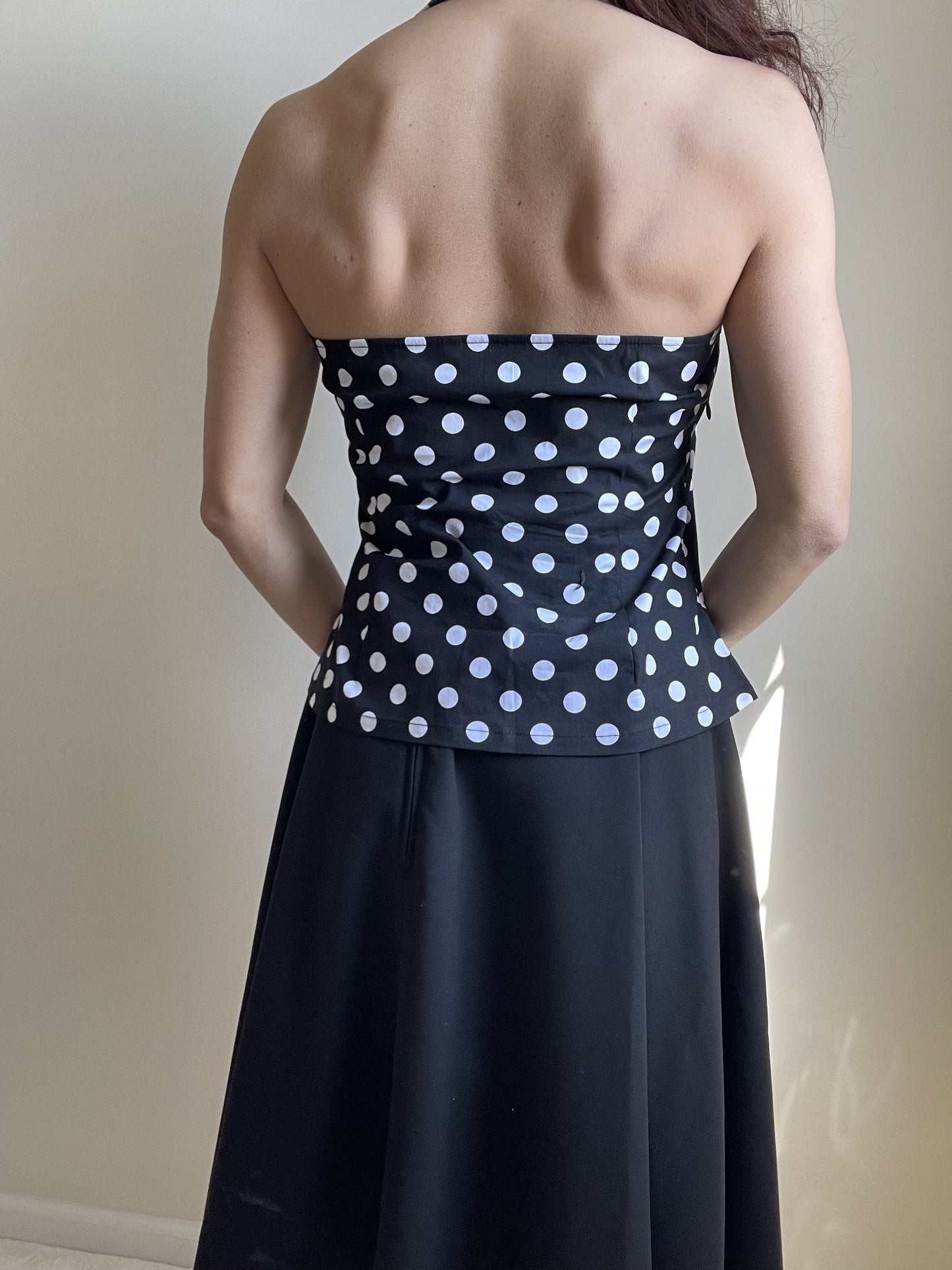 Women's summer Vintage Retro Style Black and White Polka Dot Halter Top with Sweetheart Neckline - Skelapparel
