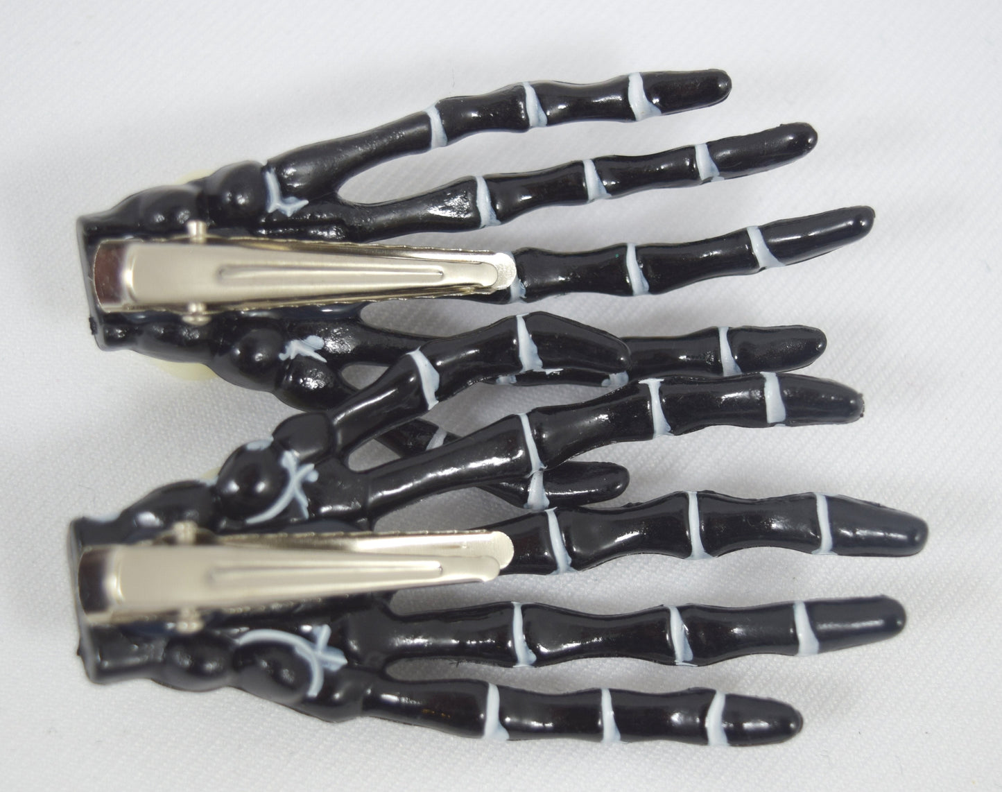 Accessories Black/white rose Goth Loli Spooky Cute Skeleton Hands with Rose Hair Clip - set of 2