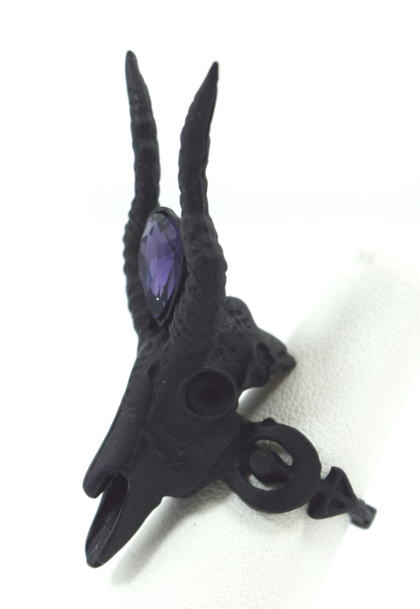 Jewellery Restyle Gothic 3D Black Crescent Skull Ring