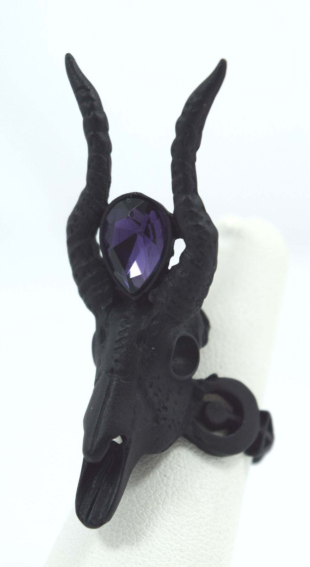 Jewellery Restyle Gothic 3D Black Crescent Skull Ring