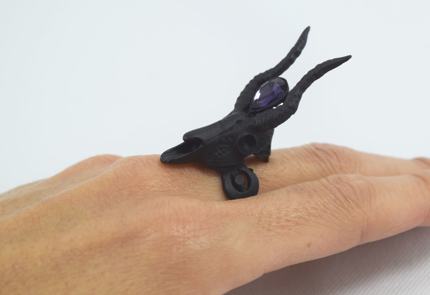 Jewellery Restyle Gothic 3D Black Crescent Skull Ring