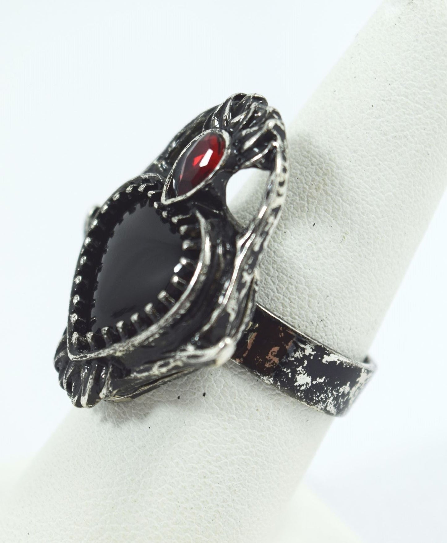 Jewellery Restyle Sacred Heart Ring with Antler and poliched Stone