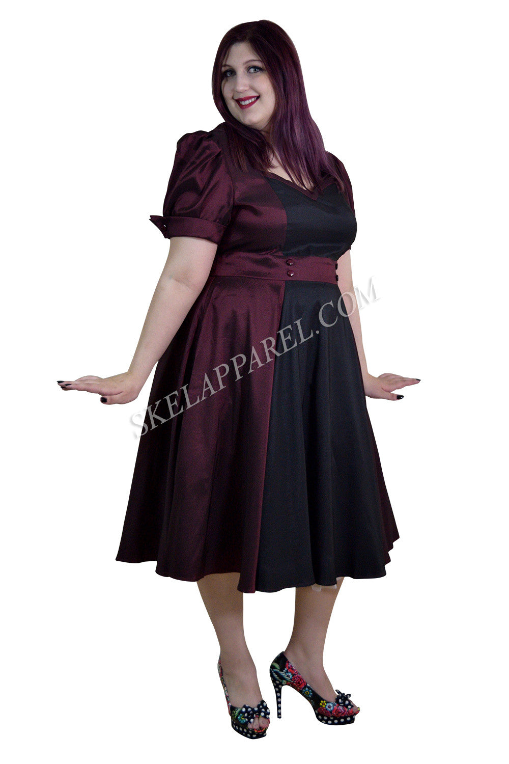 Plus Size Vintage 60's Queen of Hearts Two Tone Burgundy & Black Satin Party Dress 22 (EU24) Plus Size Vintage 60's Queen of Hearts Two Tone Burgundy & Black Satin Party Dress 22 (EU24)