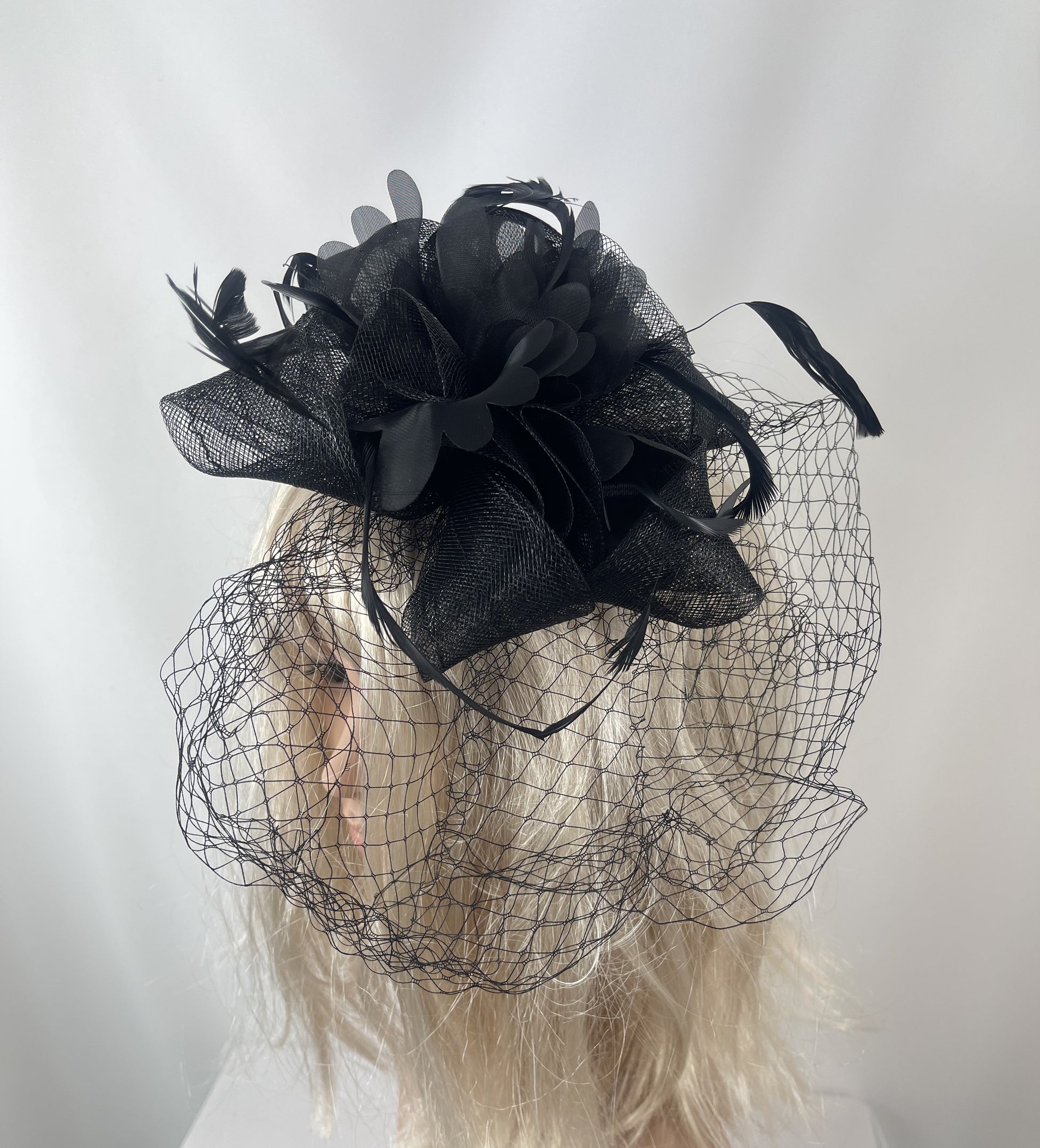 Victorian Gothic Bridal Flower w/ Feather Lace Net Veil Moulin Rouge Fascinator Hair Clip - Skelapparel