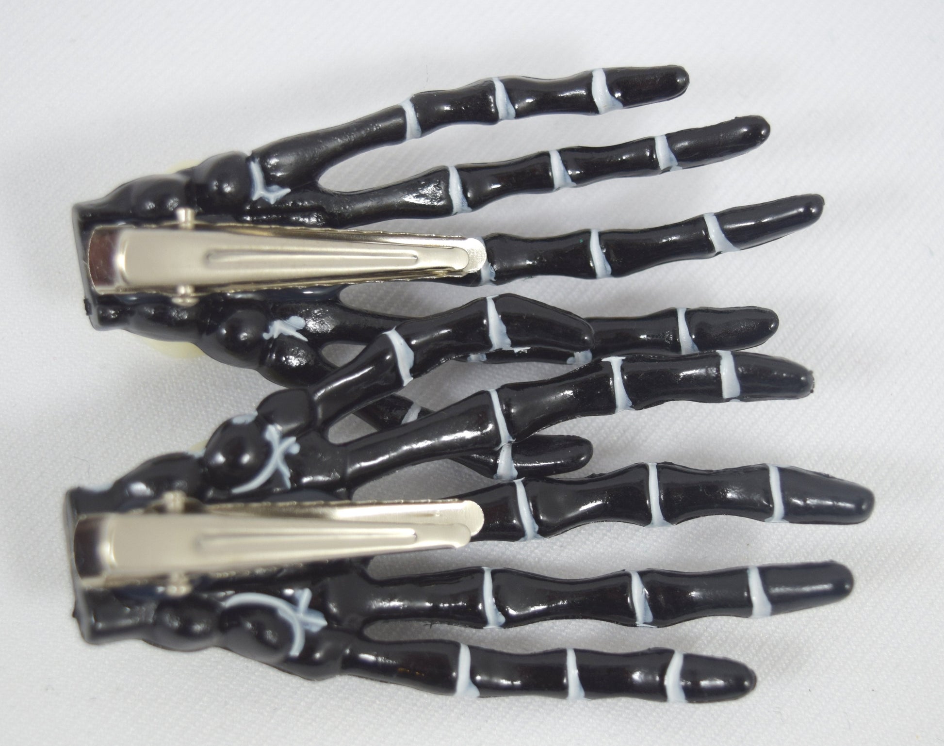 Accessories Black/white rose Goth Loli Spooky Cute Skeleton Hands with Rose Hair Clip - set of 2
