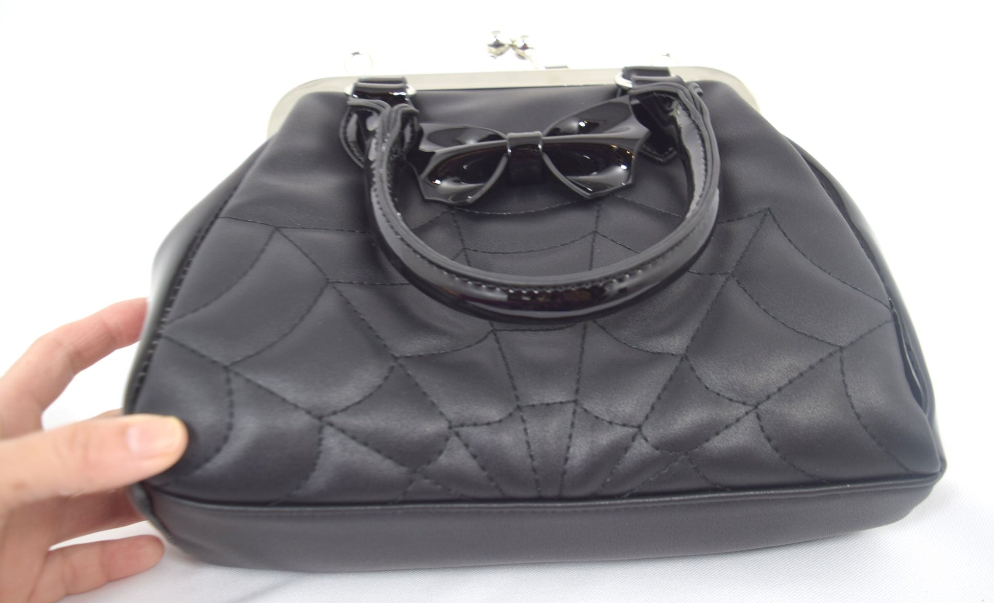 Accessories Gothic Glam Bat Bow and Spider Web Black Kiss-Lock Purse