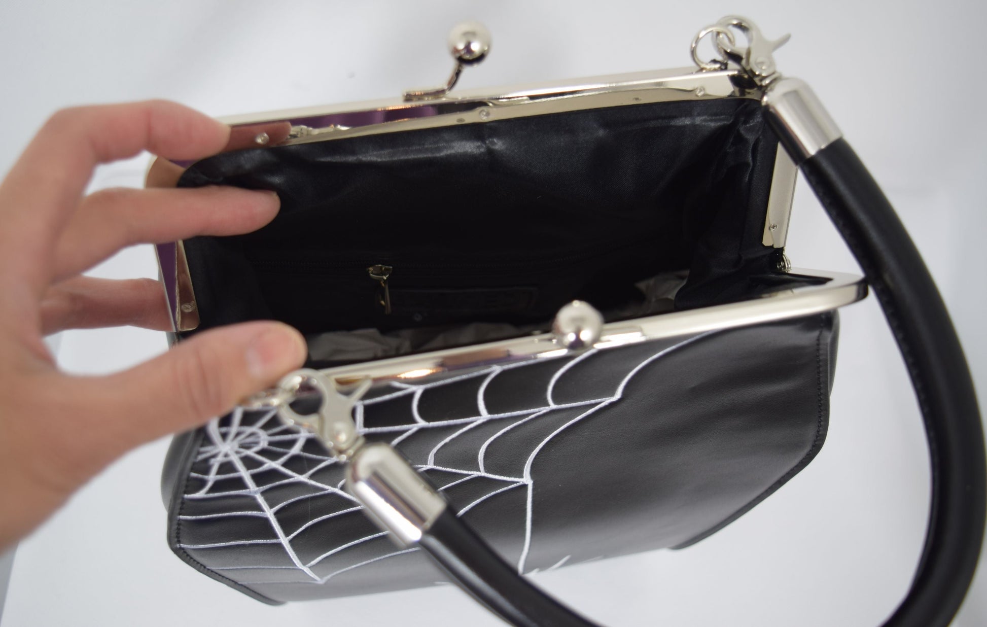Accessories Lost Queen Spider Kellie Coffin Kisslock Classic Gothic Handbag