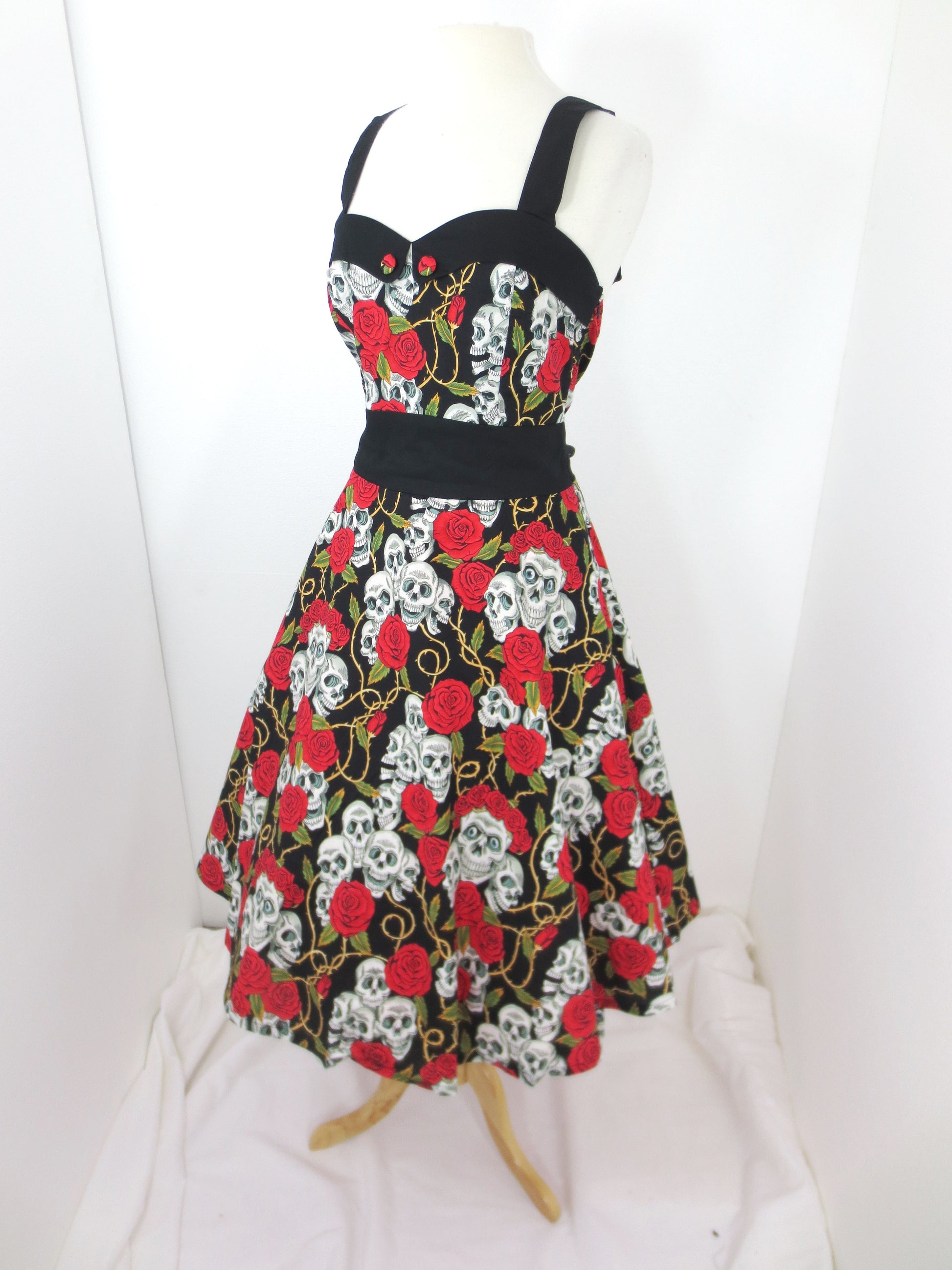 Dresses 50s Retro Rockabilly Love Black Skulls & Red Roses Print Party Dress