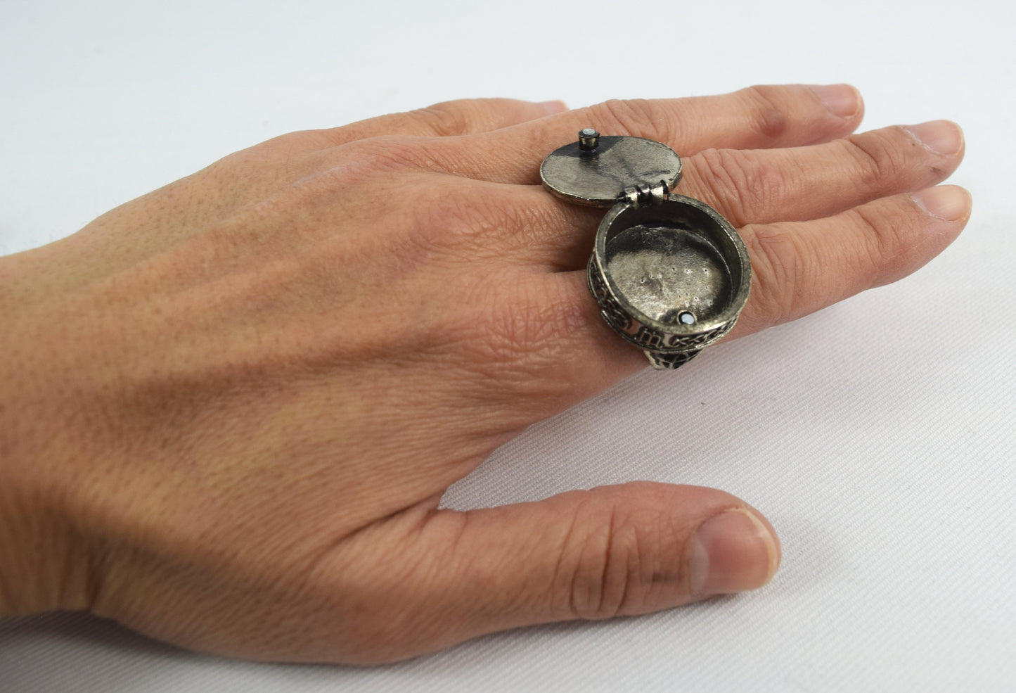 Accessories Restyle Gothic Locket Ring Pentagram Ring Round Ring with Secret Compartment
