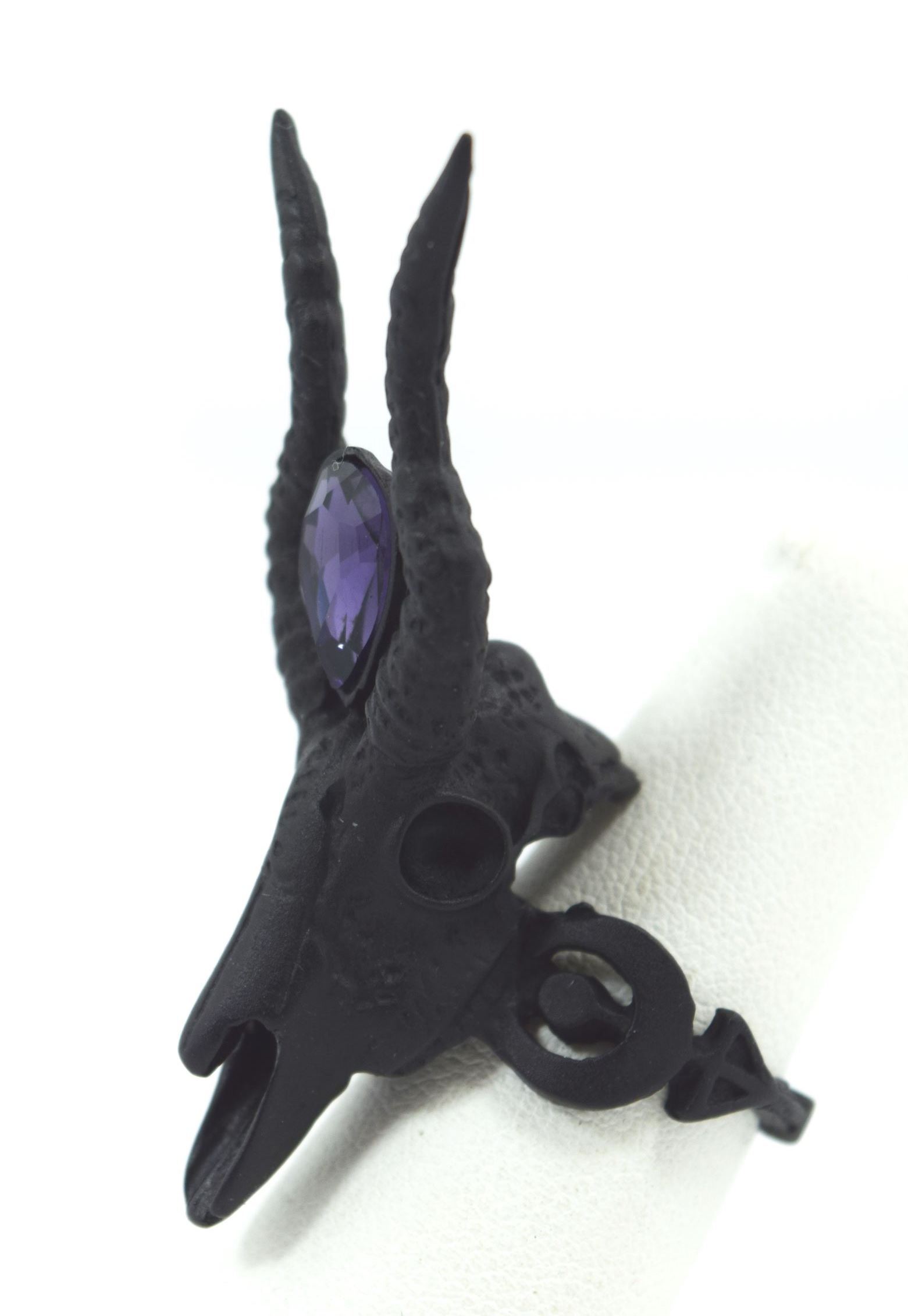 Jewellery Restyle Gothic 3D Black Crescent Skull Ring