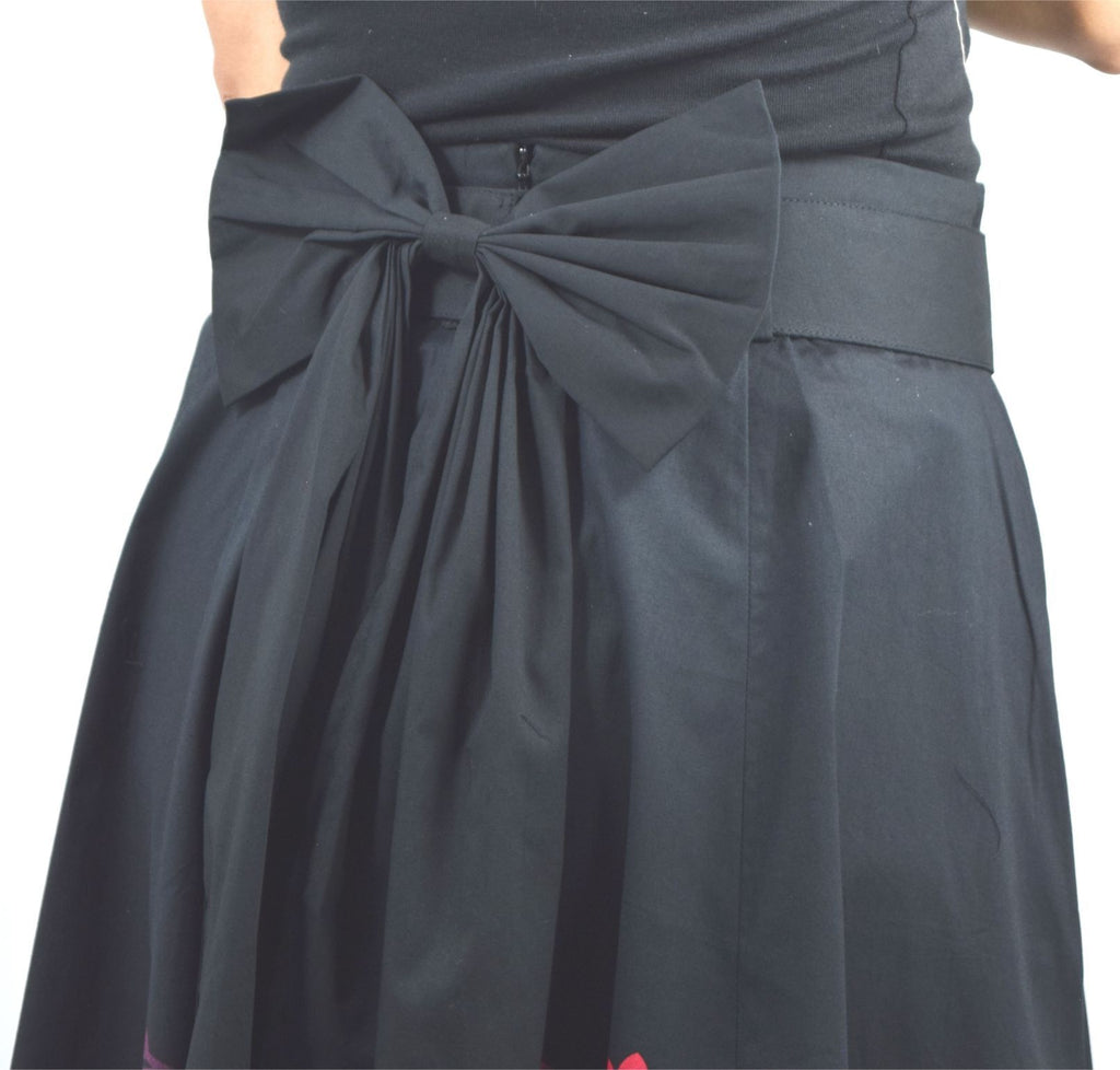 Bottoms 60's vintage red floral flare skirt with Big Bow | Black red floral skirt